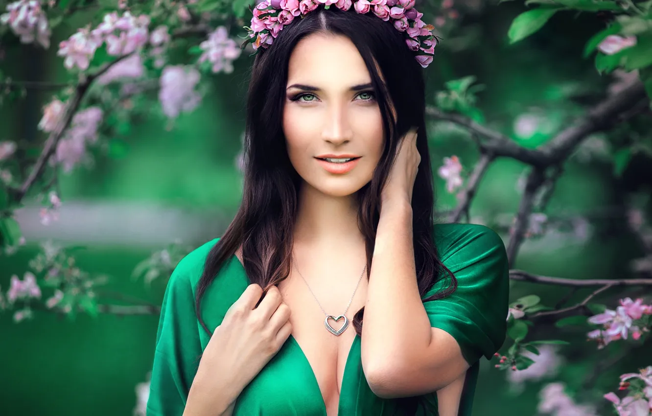 Photo wallpaper look, smile, heart, portrait, dress, brunette, pendant, wreath