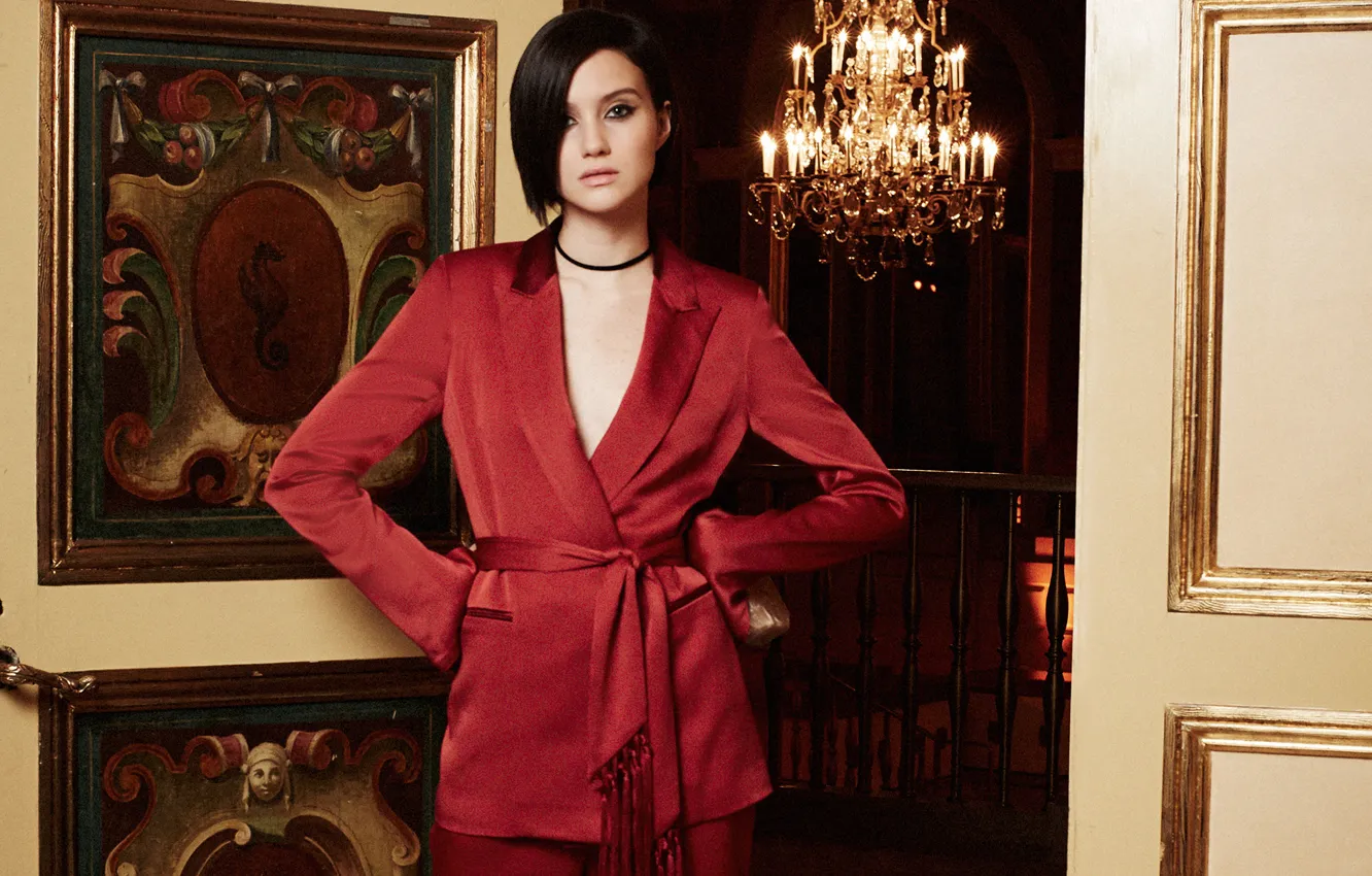 Photo wallpaper the door, chandelier, Bathrobe, pajamas, hairstyle, lights, brunette, Julia Goldani Such