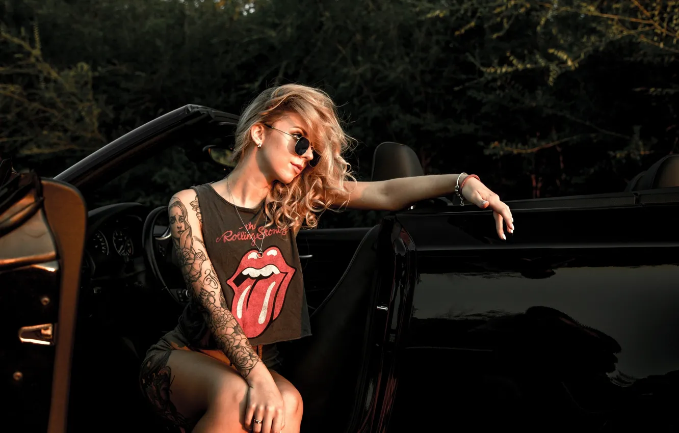 Photo wallpaper model, women, blonde, sitting, women with glasses, women with cars, inked girls, Elisa Rose