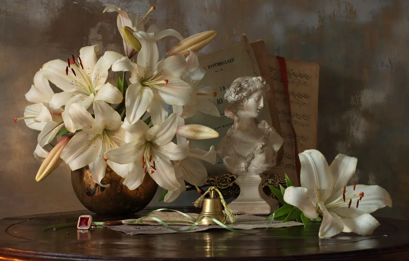 Photo wallpaper flowers, notes, table, Lily, bouquet, book, vase, figurine