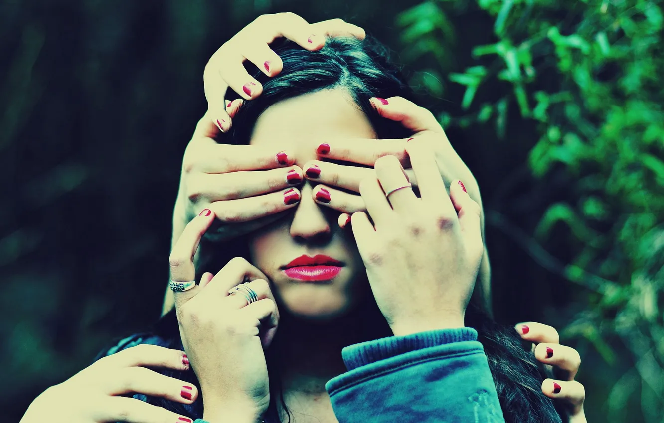 Photo wallpaper girl, the situation, hands