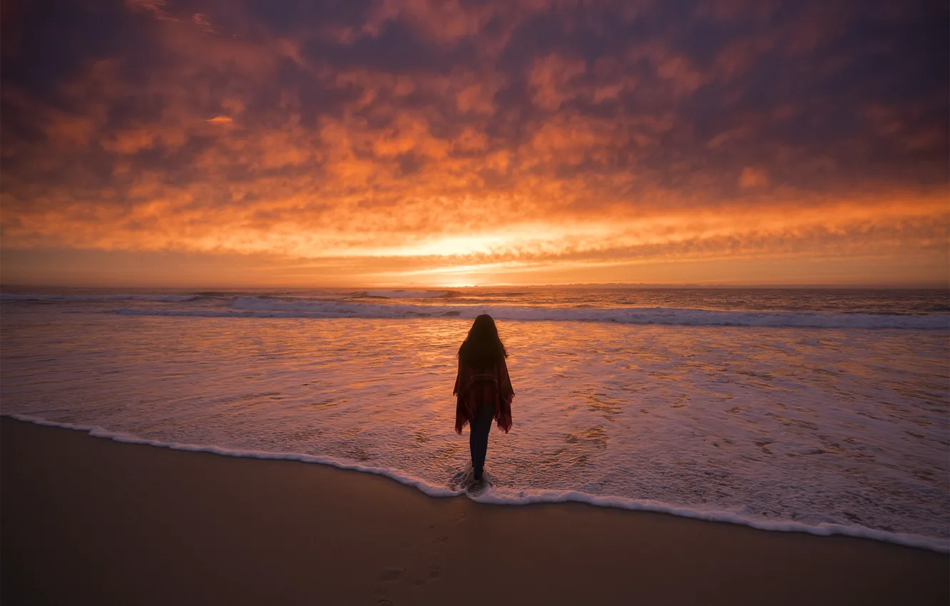 Photo wallpaper GIRL, SEA, HORIZON, The OCEAN, The SKY, SAND, CLOUDS, SUNSET