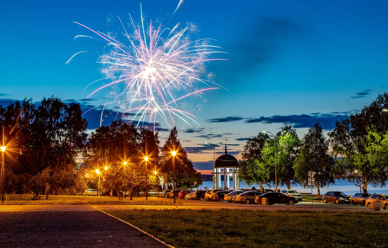 Photo wallpaper machine, the sky, trees, lights, river, people, salute, the evening