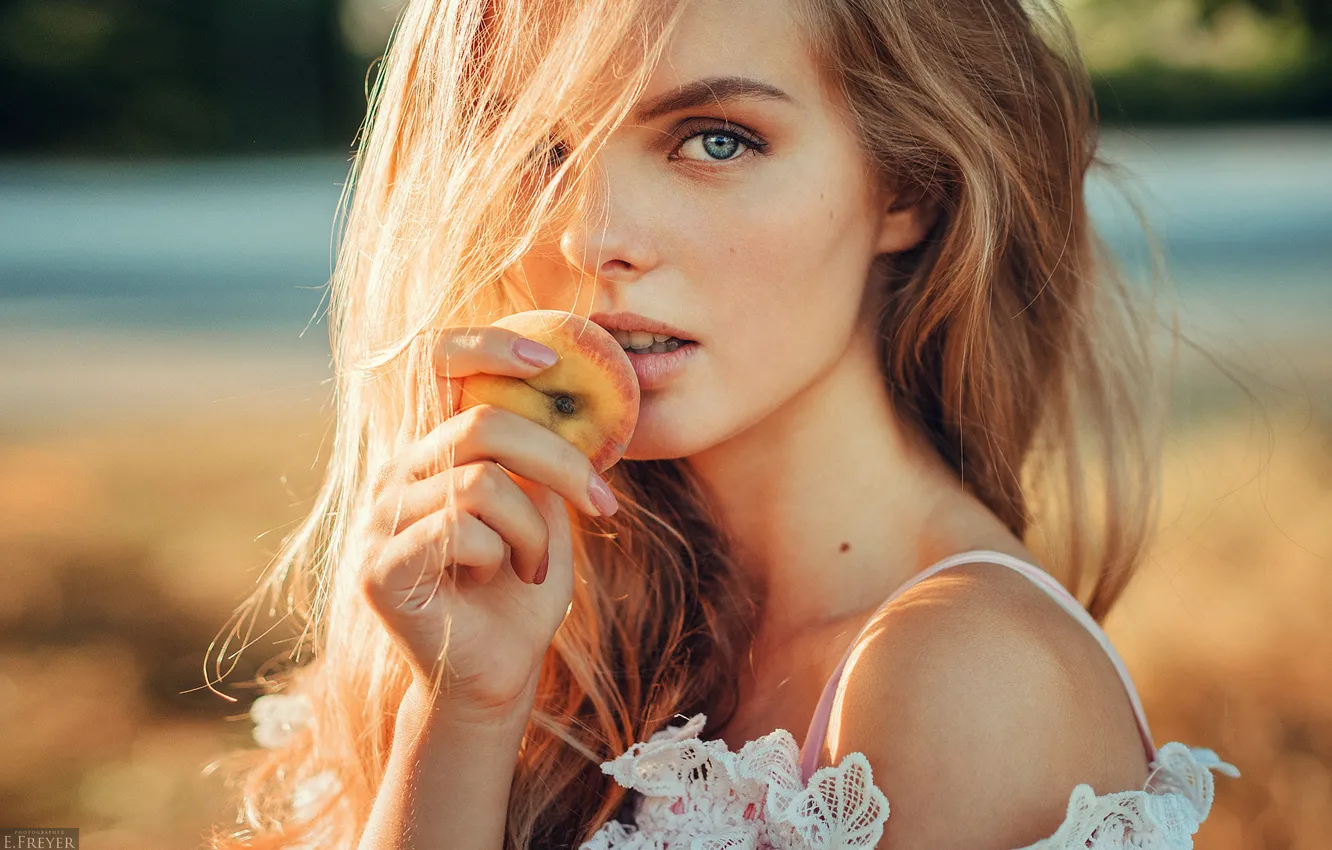 Photo wallpaper girl, long hair, photo, photographer, blue eyes, model, beauty, fruit
