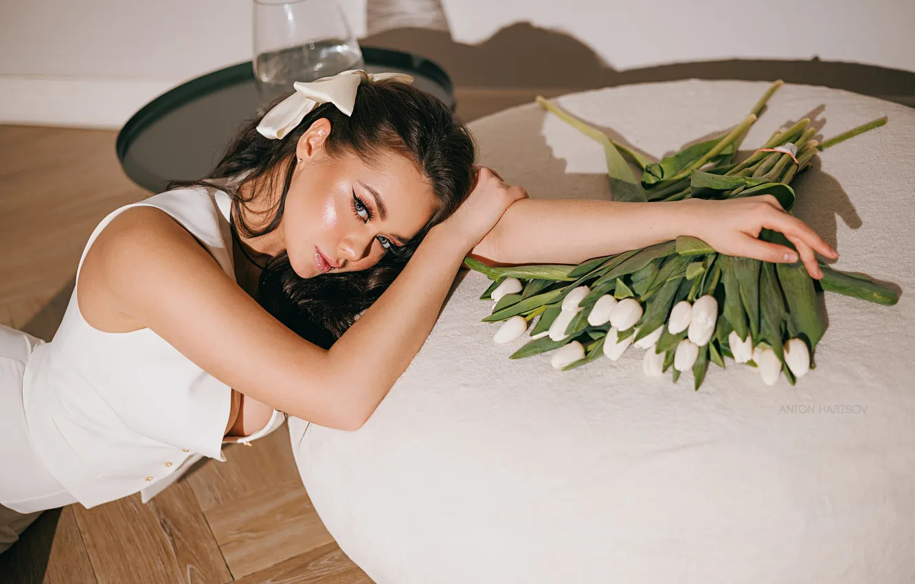 Photo wallpaper look, girl, flowers, face, pose, hands, tulips, Anton Kharisov