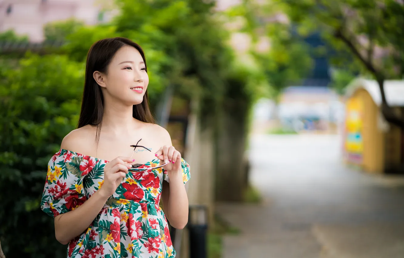 Photo wallpaper summer, look, girl, the city, smile, street, model, makeup