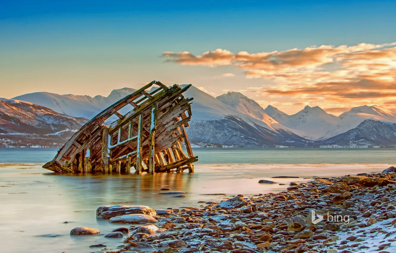 Photo wallpaper sea, mountains, Norway, Tromso, the wreckage of the ship
