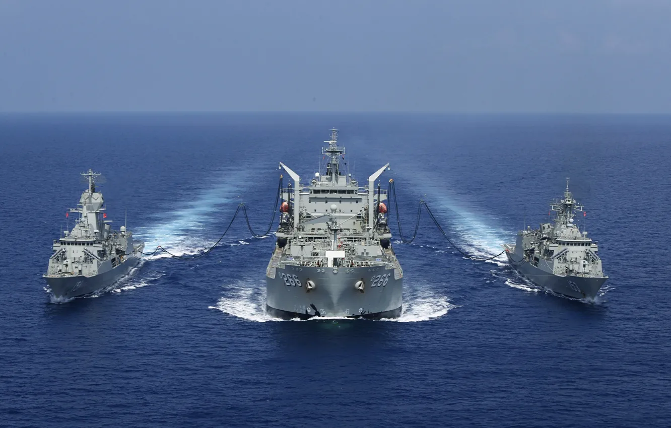 Photo wallpaper The Royal Australian Navy, hmas sirius, HMAS Arunta, HMAS Stuart