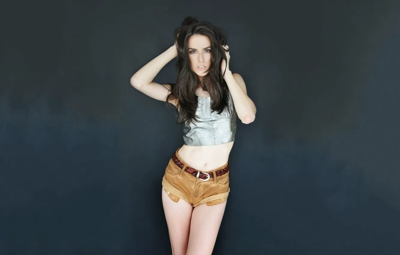 Photo wallpaper brown eyes, model, women, brunette, short shorts, crop top
