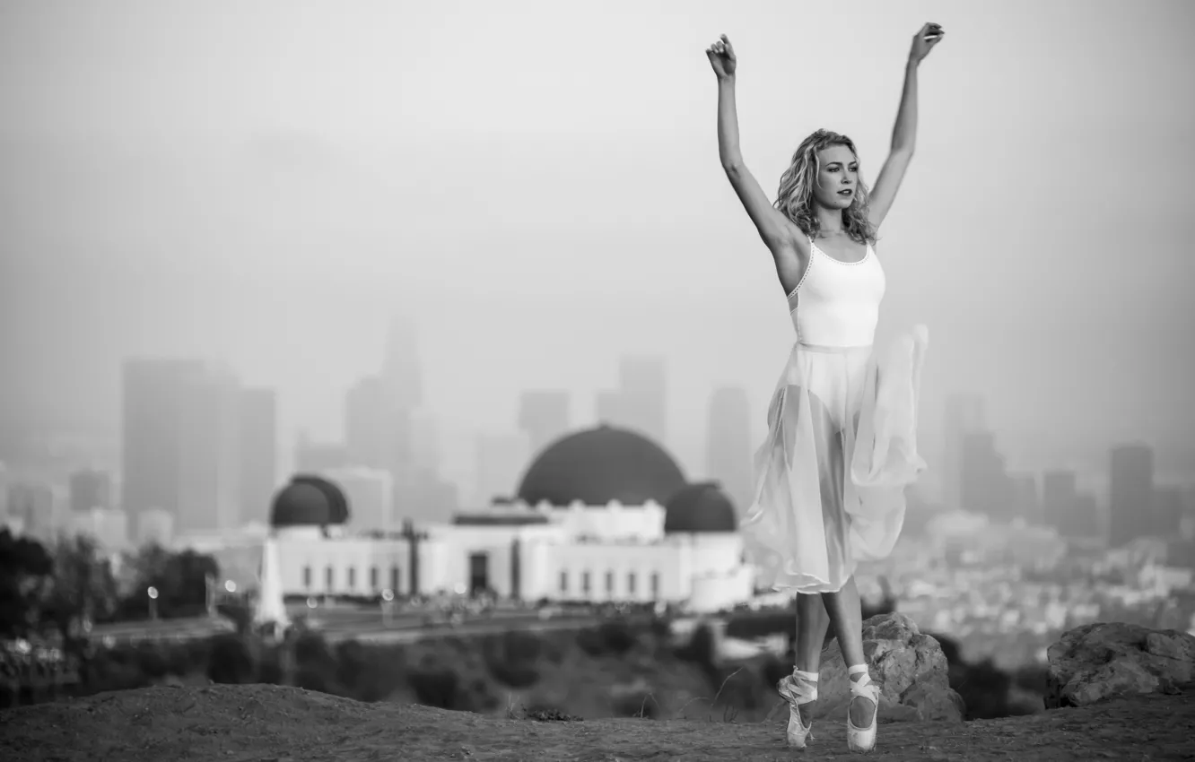 Photo wallpaper the city, dance, dress, ballerina, Pointe shoes, Beautiful ballet