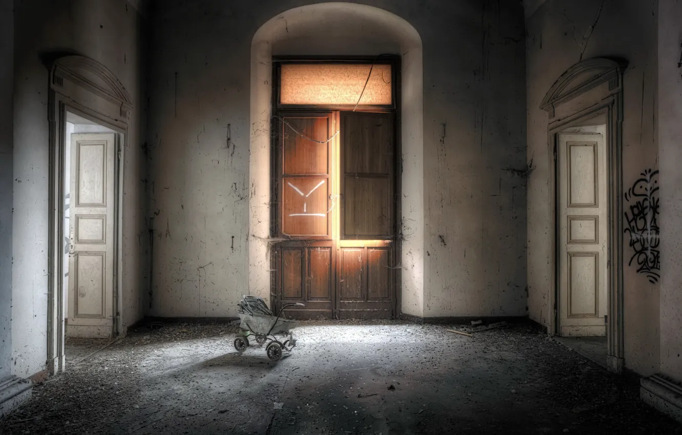 Photo wallpaper room, the door, stroller