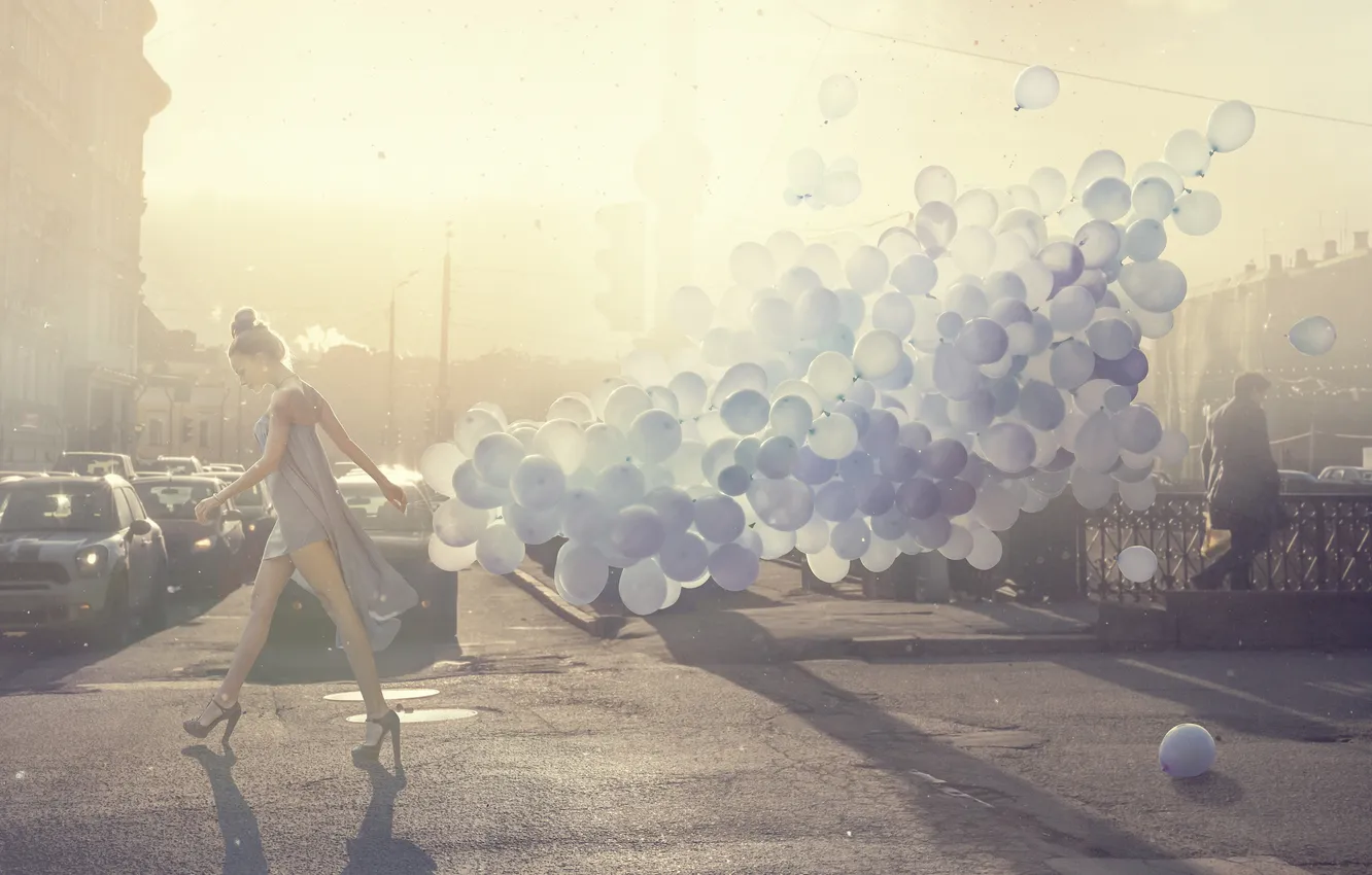 Photo wallpaper road, girl, the city, balloons, street