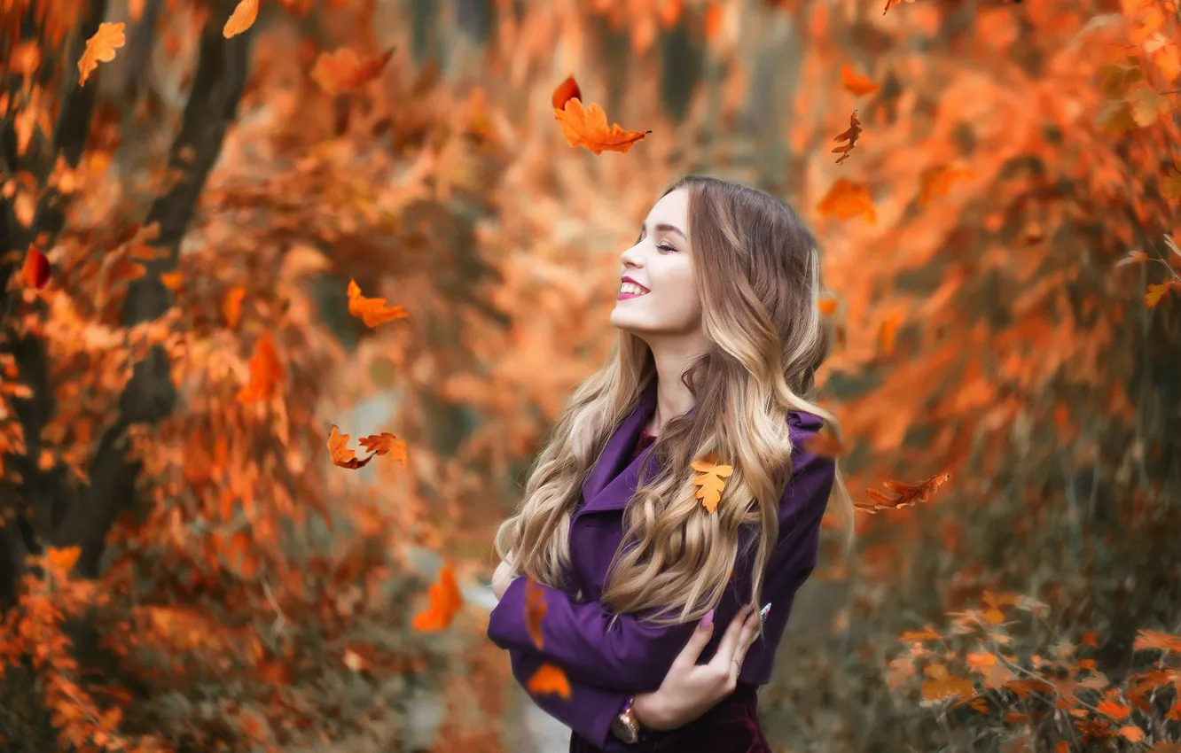 Photo wallpaper autumn, leaves, smile, hair, Girl, blonde, Marina Zhuravskaya, Victoria Gurtovoy