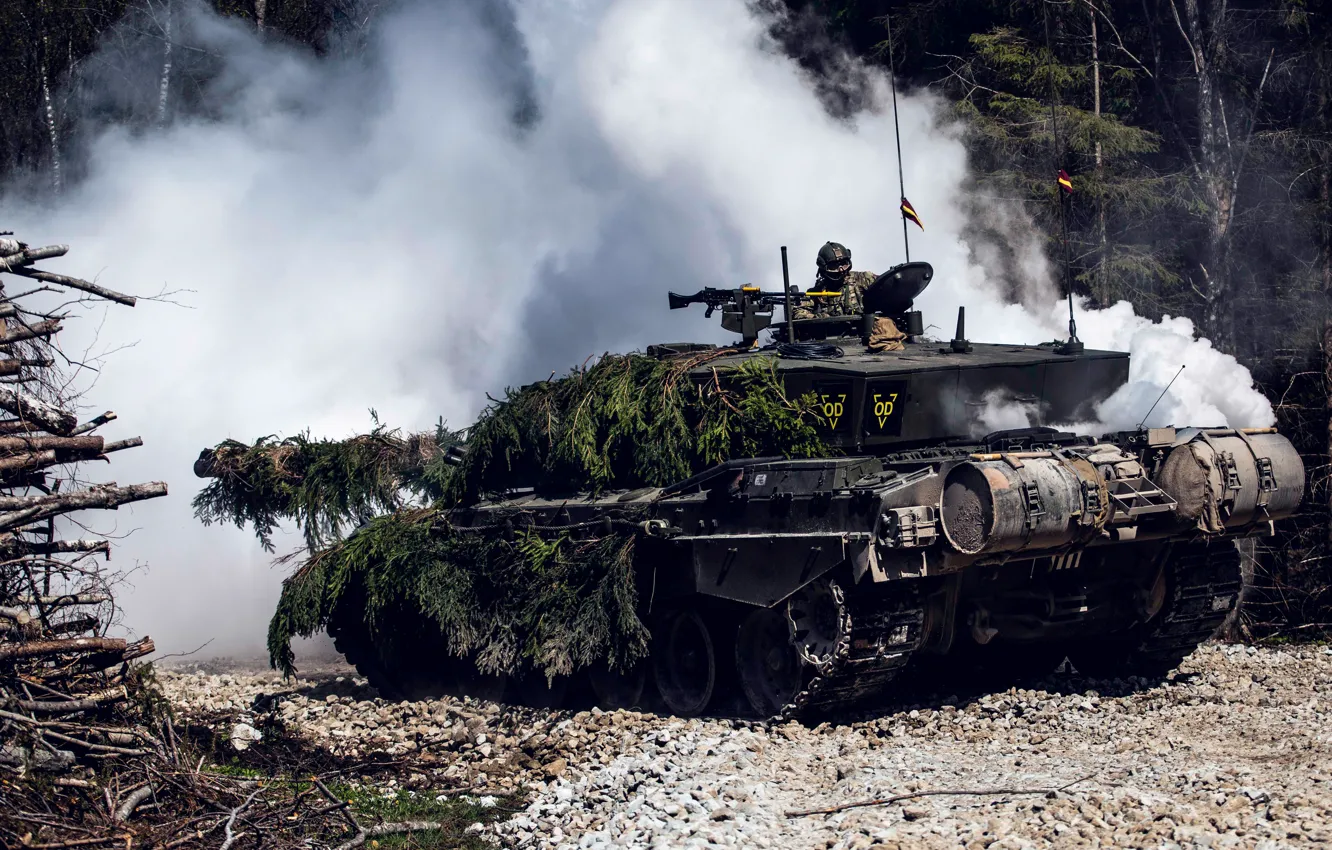 Photo wallpaper Smoke, Tank, NATO, Challenger 2, NATO, Camouflage, Challenger 2, Main battle tank