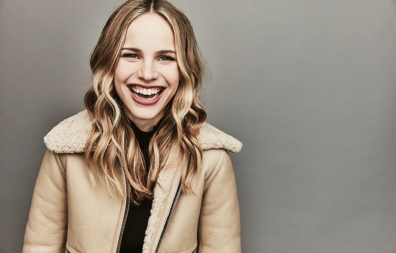 Photo wallpaper smile, actress, Halston Sage