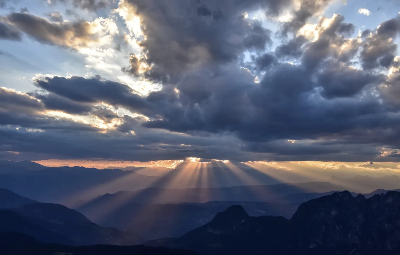 Photo wallpaper the sky, clouds, rays