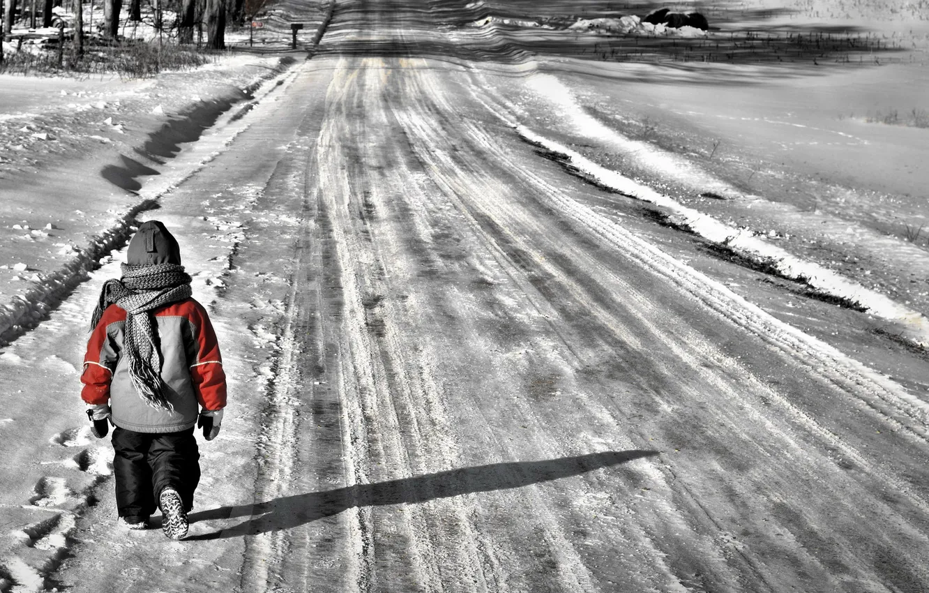 Photo wallpaper winter, child, walking, Brier, selective color
