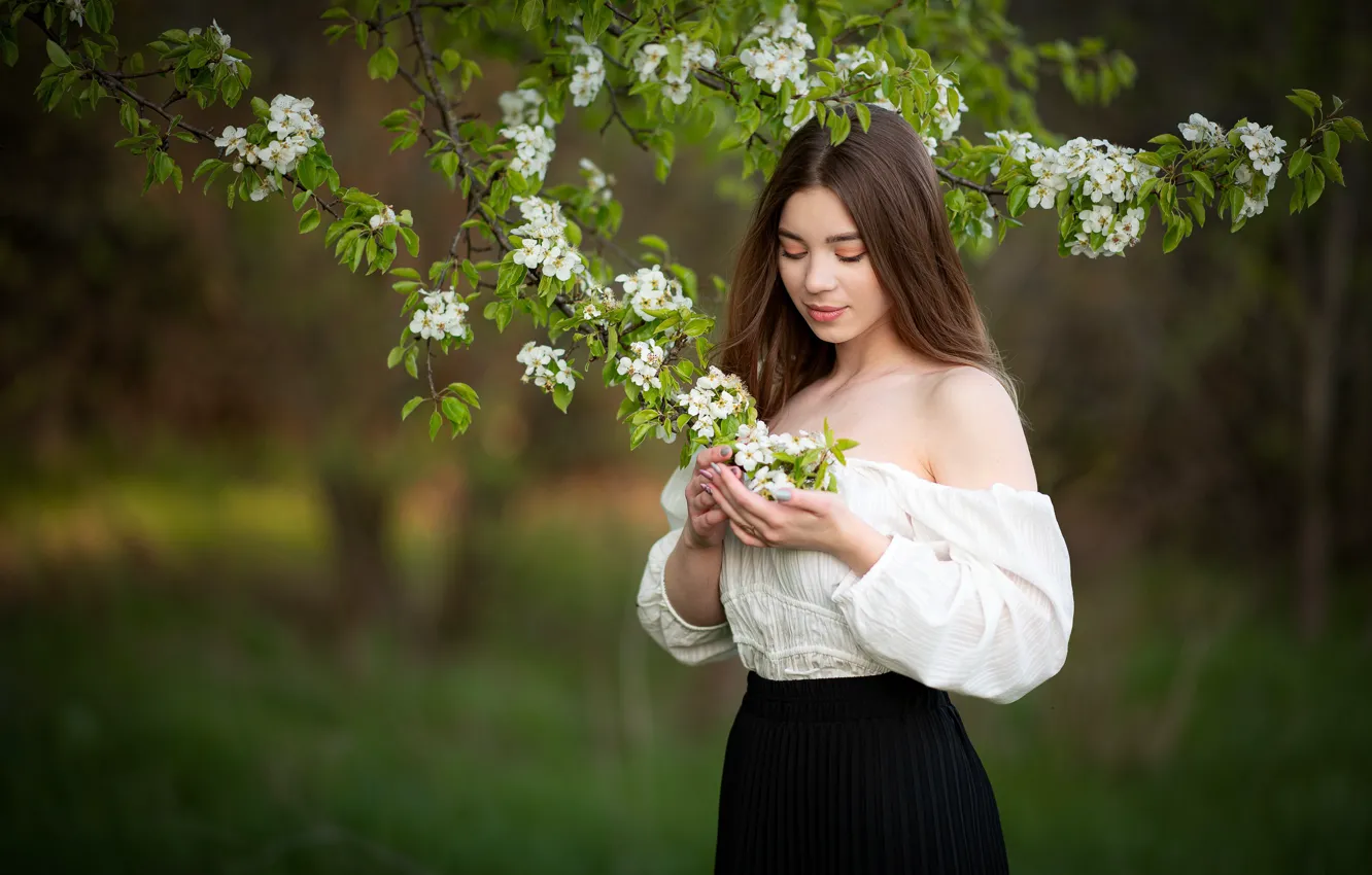 Photo wallpaper girl, branches, sweetheart, Angelina