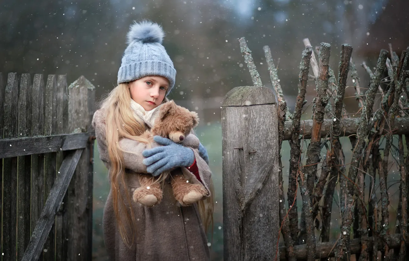 Photo wallpaper the fence, bear, girl, bear