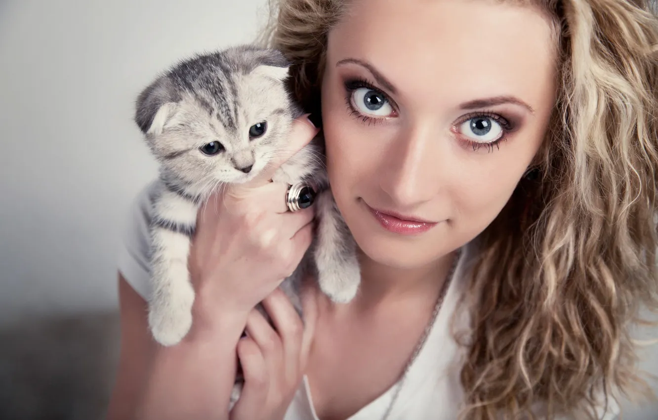 Photo wallpaper girl, portrait, kitty, face