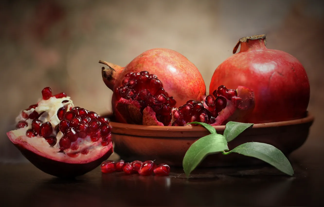Photo wallpaper grain, bowl, garnet