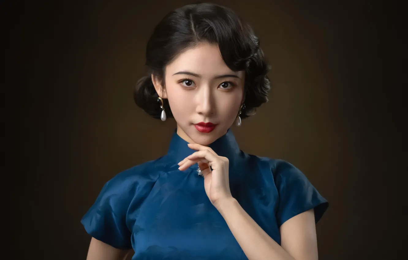 Photo wallpaper look, pose, style, background, model, portrait, hands, makeup