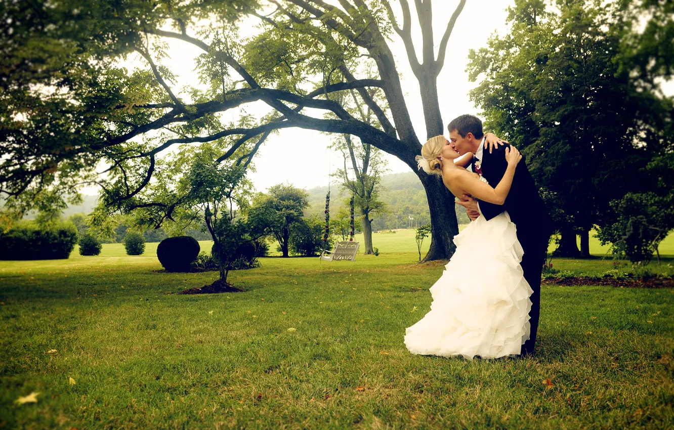 Photo wallpaper greens, white, grass, girl, trees, kiss, dress, costume