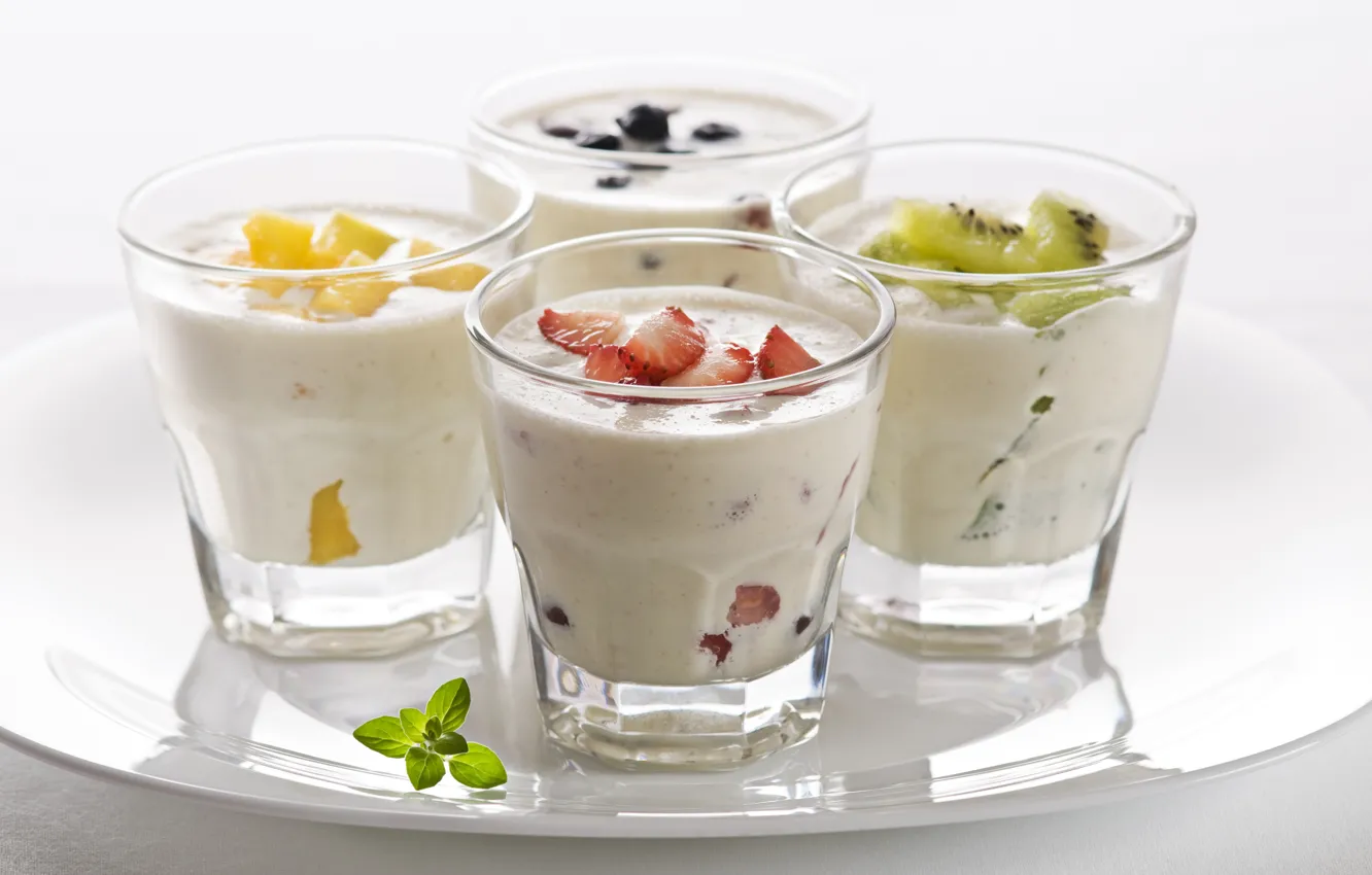 Photo wallpaper kiwi, blueberries, strawberry, pineapple, milkshake