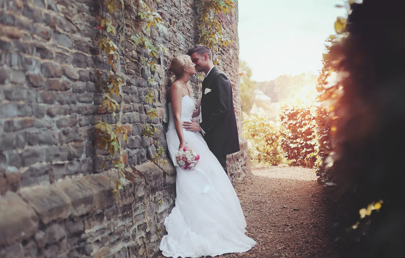 Photo wallpaper kiss, dress, costume, lovers, the bride, the groom