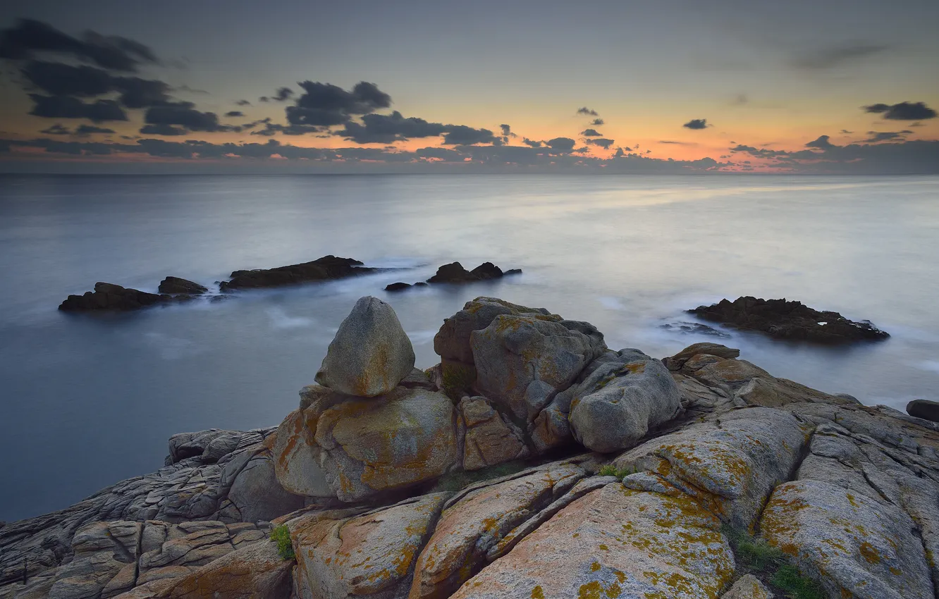 Photo wallpaper beach, stones, the ocean, dawn
