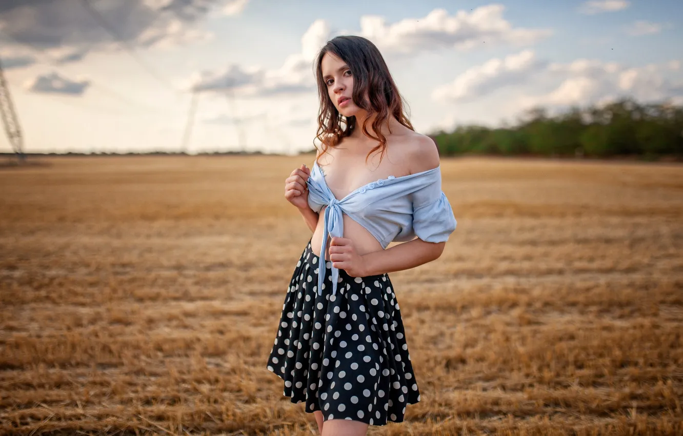 Photo wallpaper cleavage, model, women, brunette, skirt, portrait, bare shoulders, miniskirt