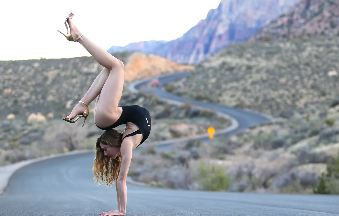 Photo wallpaper road, girl, face, pose, flexibility, legs, charging