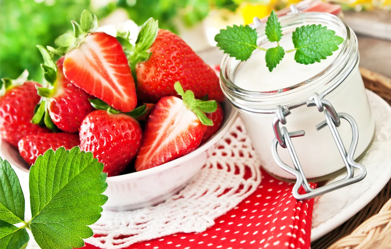 Photo wallpaper strawberry, dessert, strawberry, berries, yogurt, mint, yogurt, berry