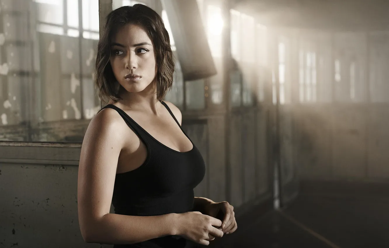 Photo wallpaper frame, Mike, brunette, hairstyle, the series, agent, TV Series, Chloe Bennet