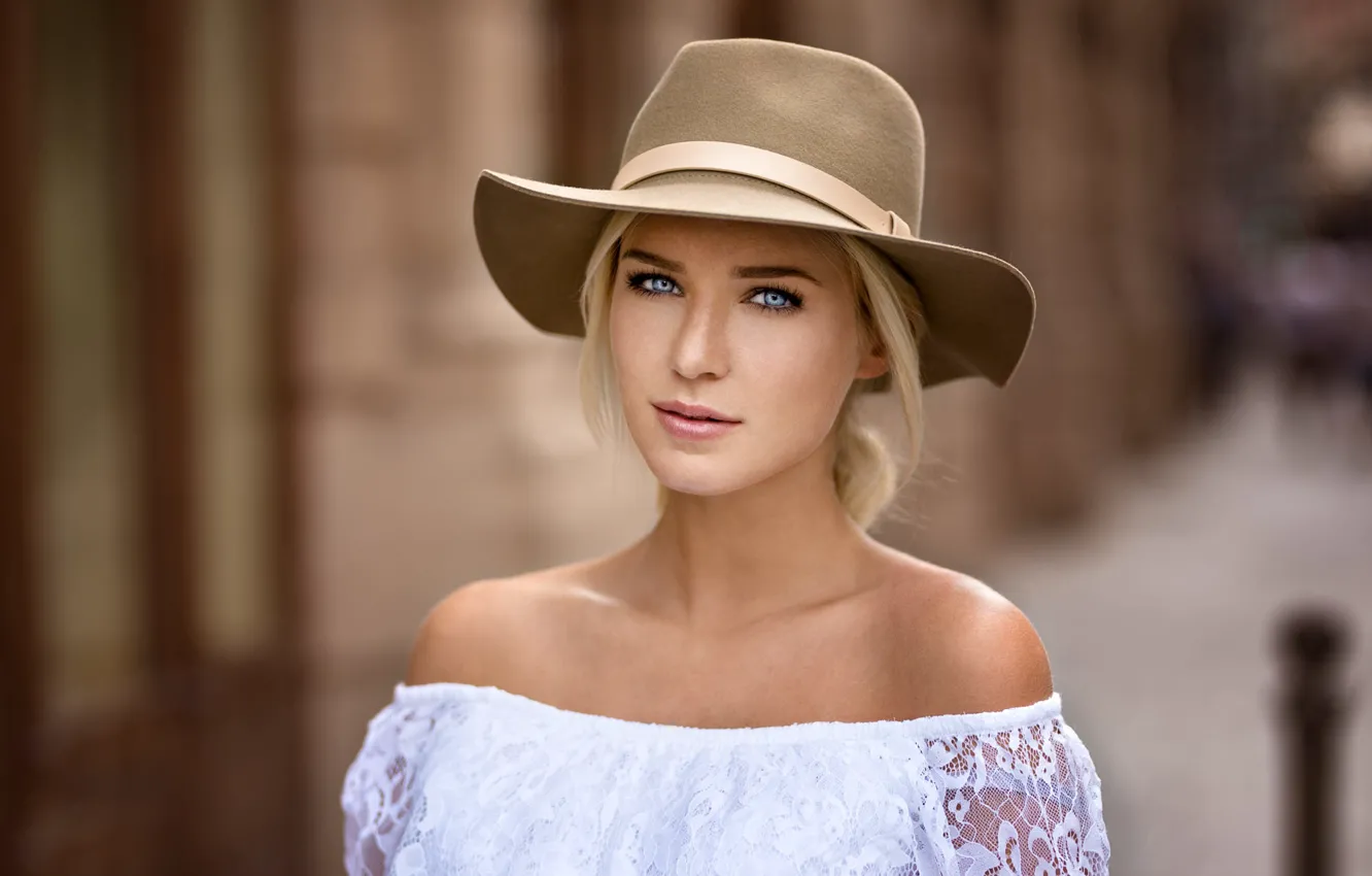 Photo wallpaper portrait, hat, Eva, Lods Franck