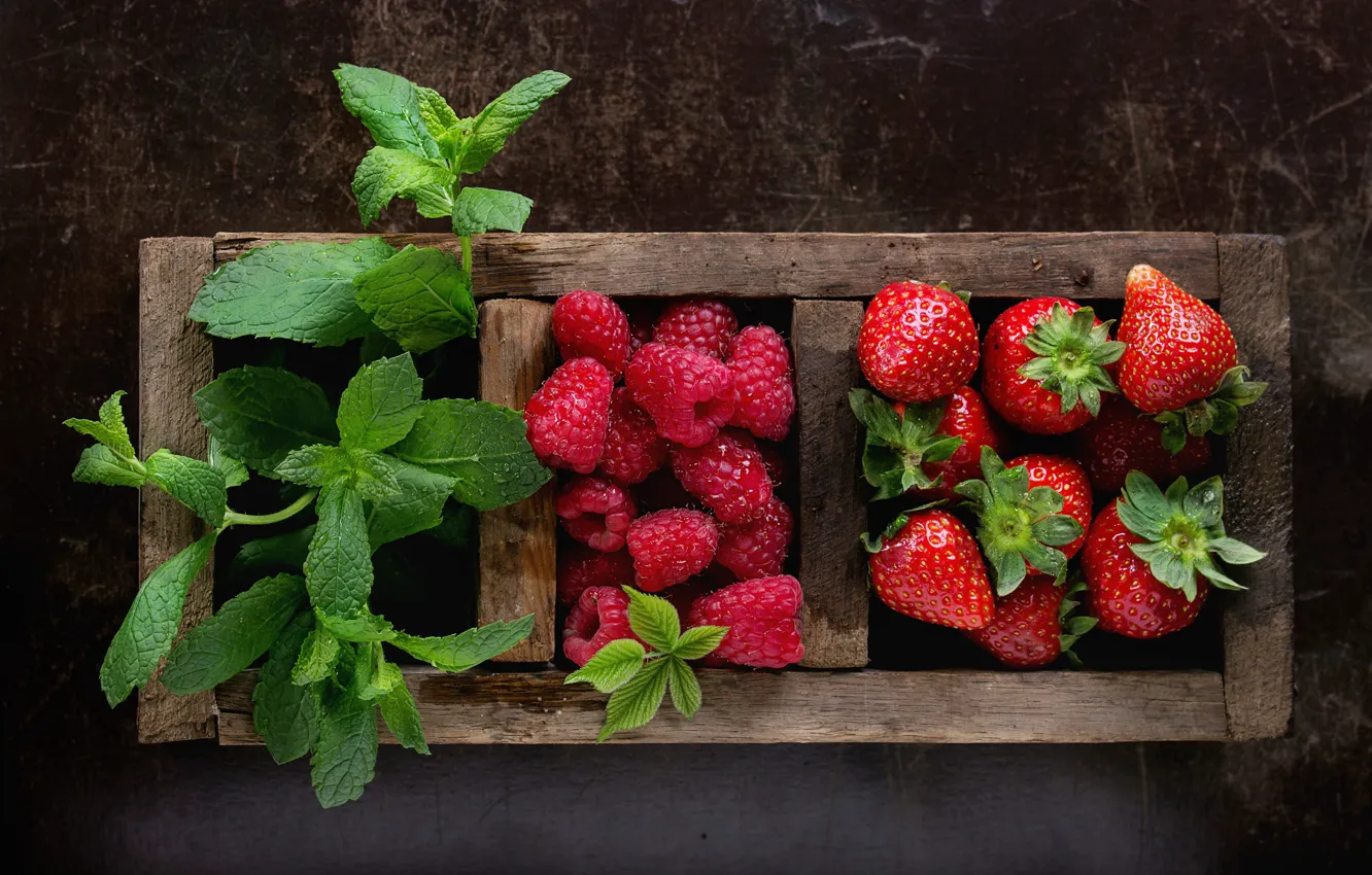 Photo wallpaper berries, raspberry, box, strawberry, mint, composition