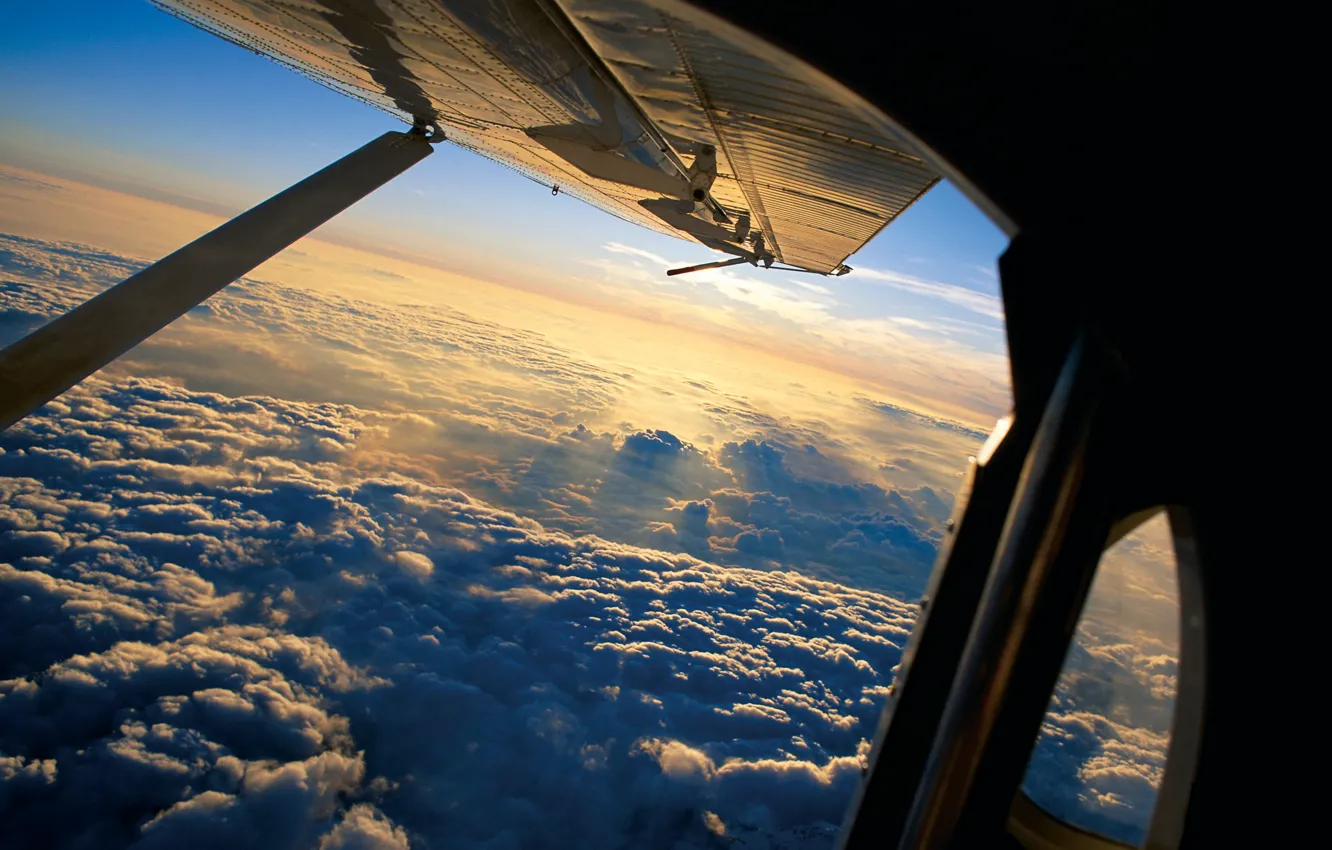 фото из кабины самолета в небе
