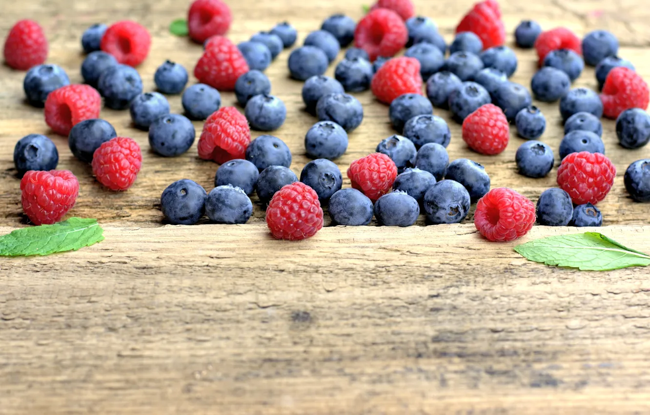 Photo wallpaper berries, raspberry, blueberries, fresh, wood, blueberry, blueberries, berries