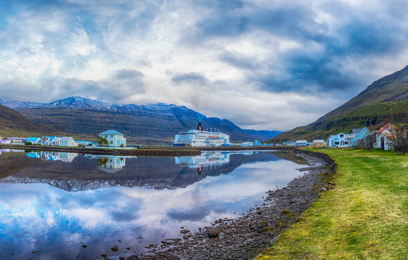 Photo wallpaper clouds, mountains, shore, home, Bay, Iceland