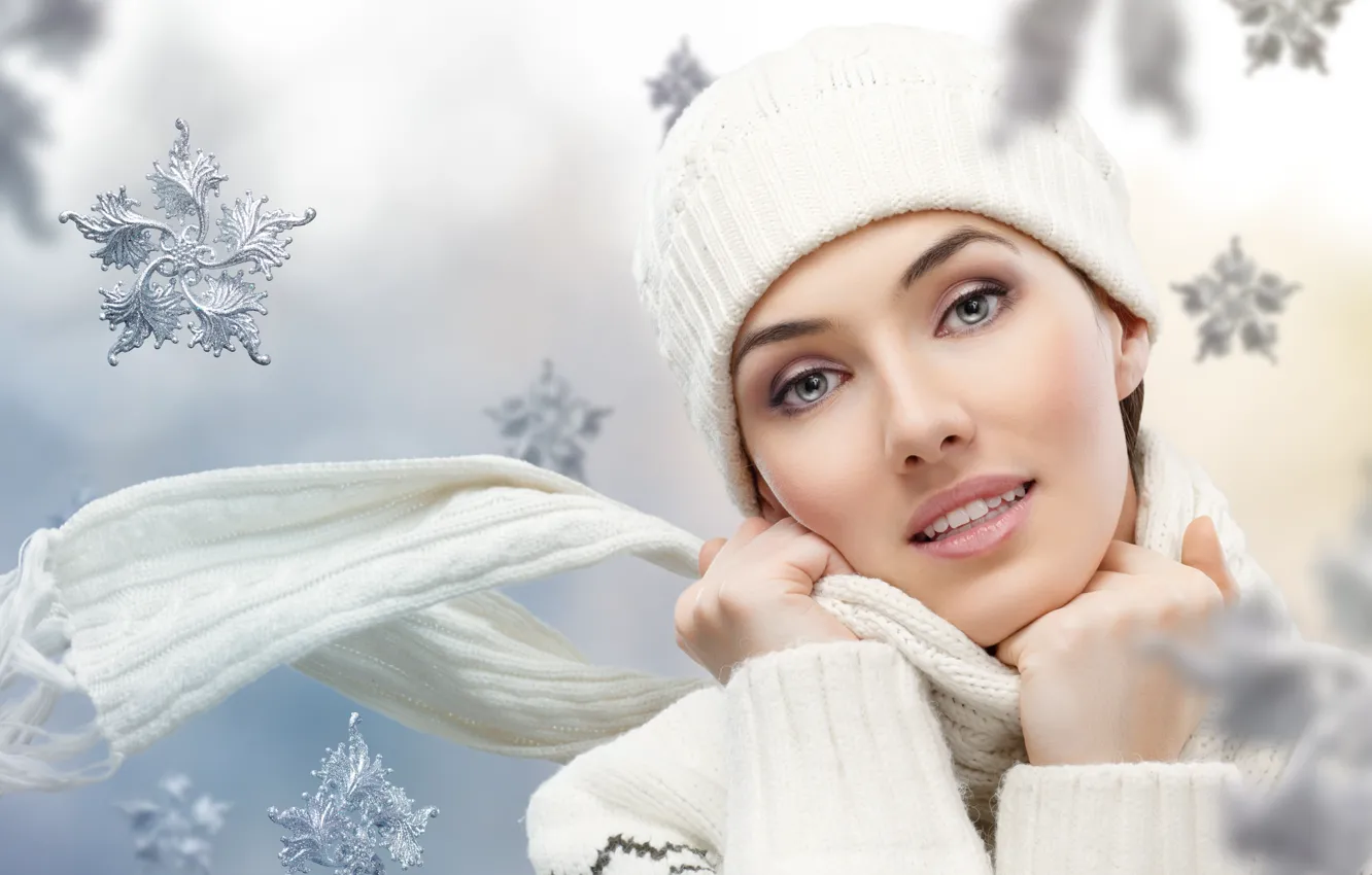 Photo wallpaper winter, girl, face, smile, woman, eyes, lips, hands