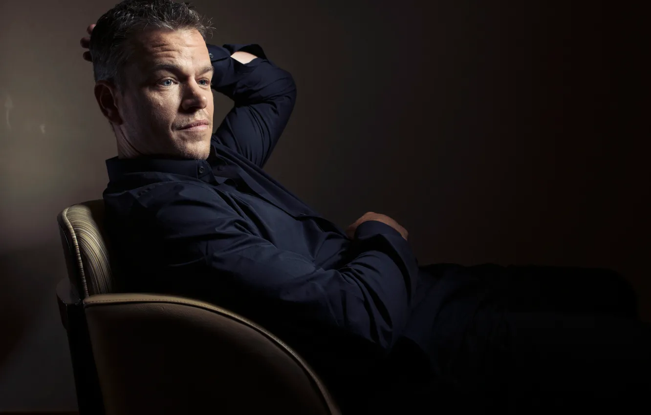 Photo wallpaper photographer, actor, sitting, Matt Damon, photoshoot, in the chair, Matt Damon, for the film
