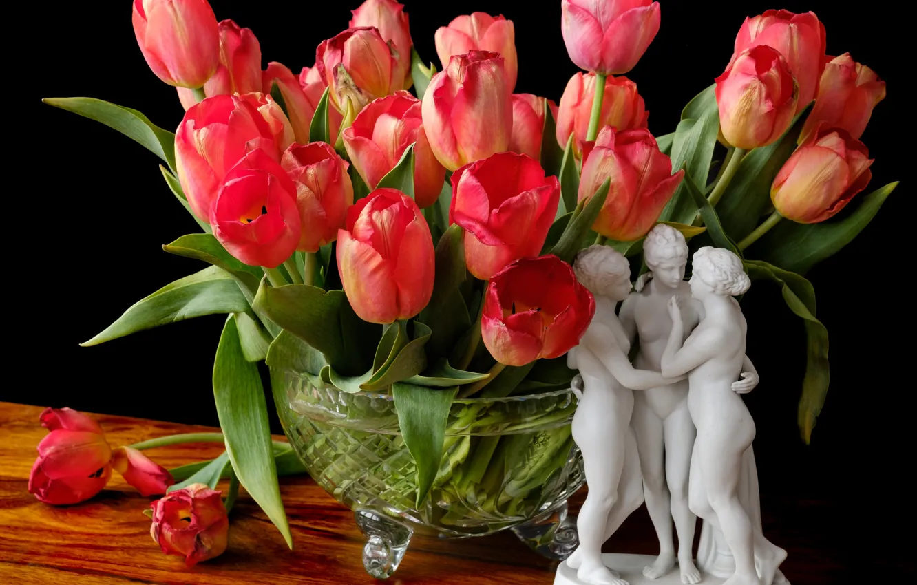Photo wallpaper tulips, vase, figurine, grace