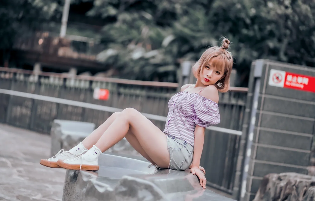 Photo wallpaper look, model, shorts, portrait, makeup, figure, hairstyle, topic