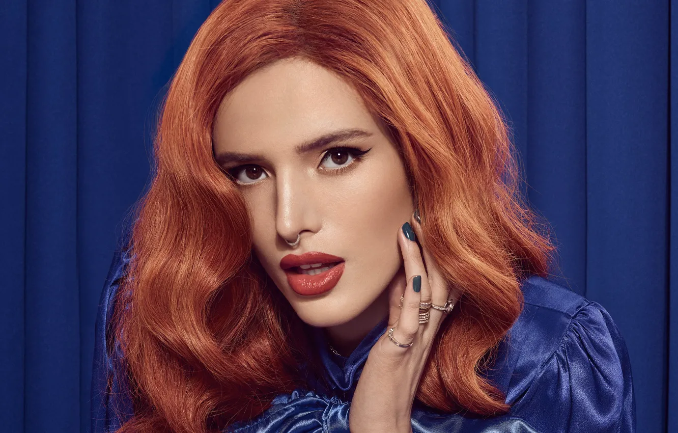 Photo wallpaper look, girl, arrows, ring, red, Bella Thorne