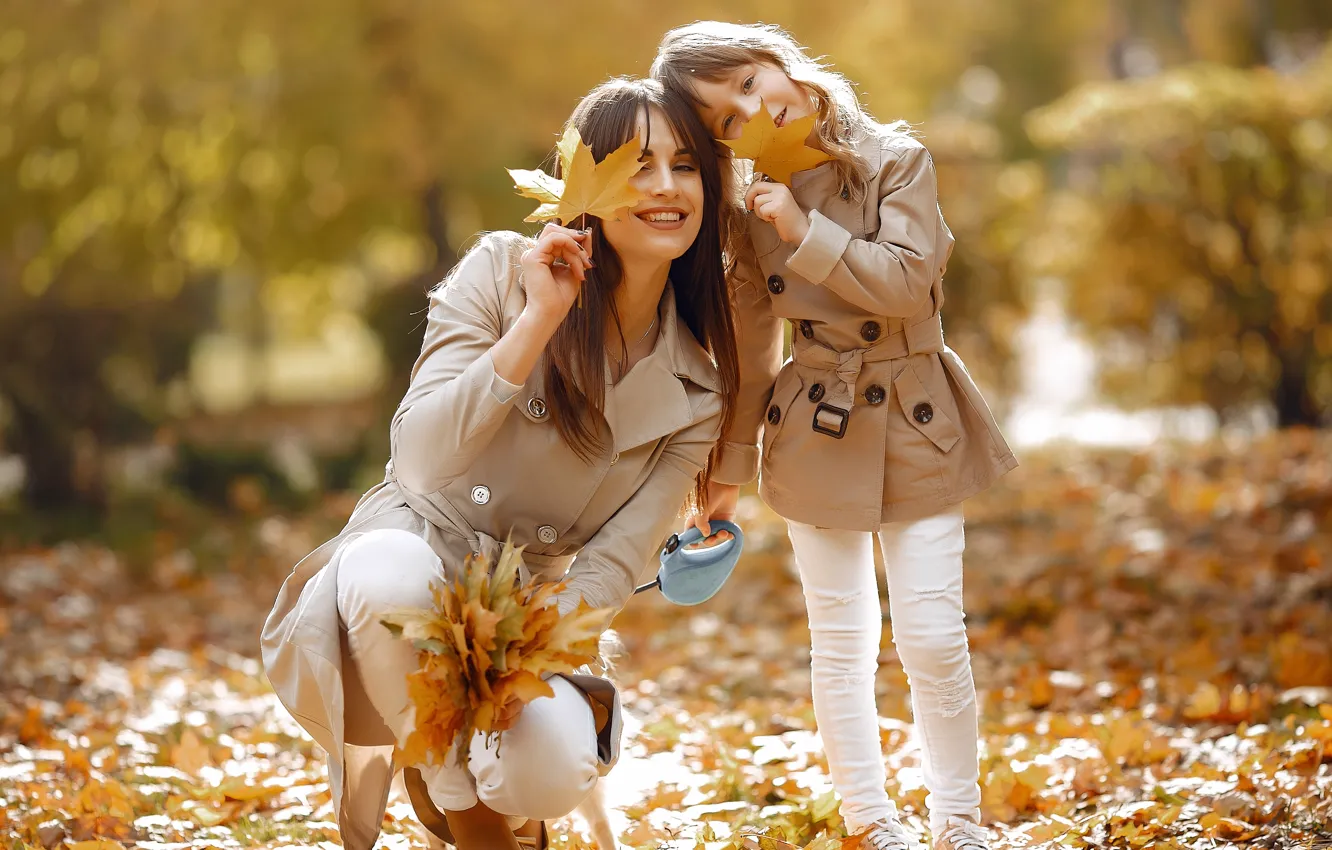Photo wallpaper autumn, leaves, girl, joy, children, smile, day, girl