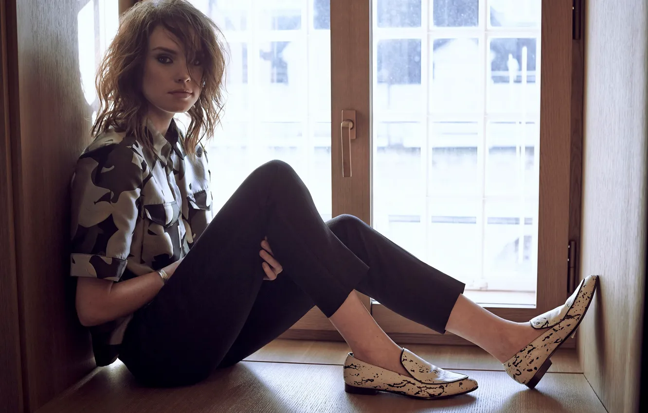 Photo wallpaper look, makeup, actress, hairstyle, shoes, blouse, sill, brown hair