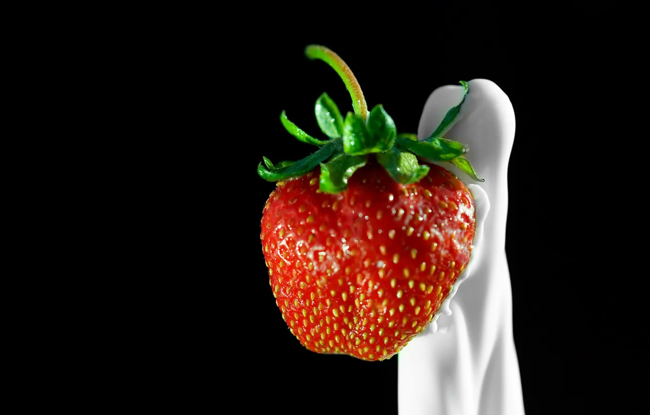 Photo wallpaper Strawberry, cream, berry