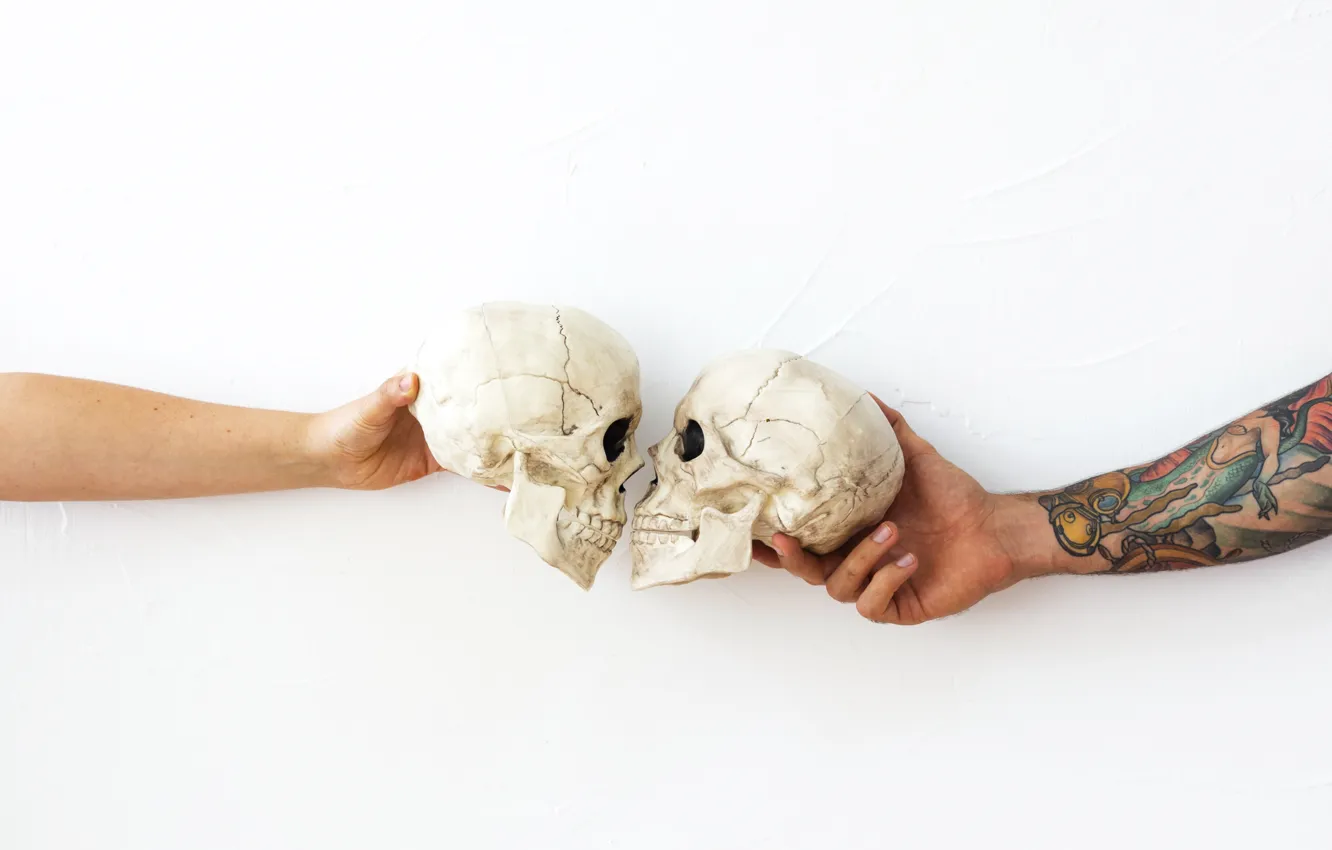 Photo wallpaper kiss, hands, tattoo, skull, tattoo