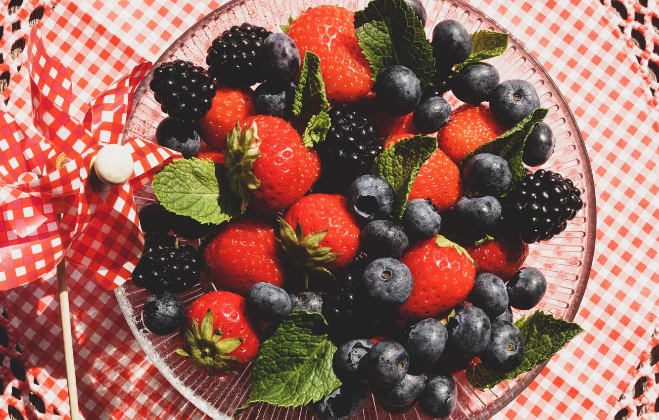 Photo wallpaper berries, raspberry, blueberries, plate, fabric, BlackBerry, cuts