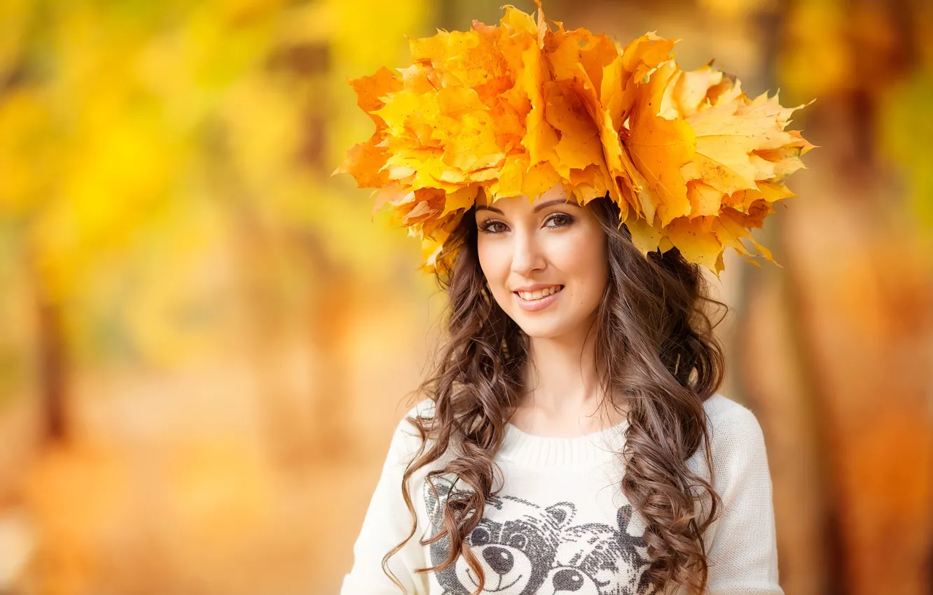 Photo wallpaper autumn, look, leaves, girl, yellow, smile, background, portrait